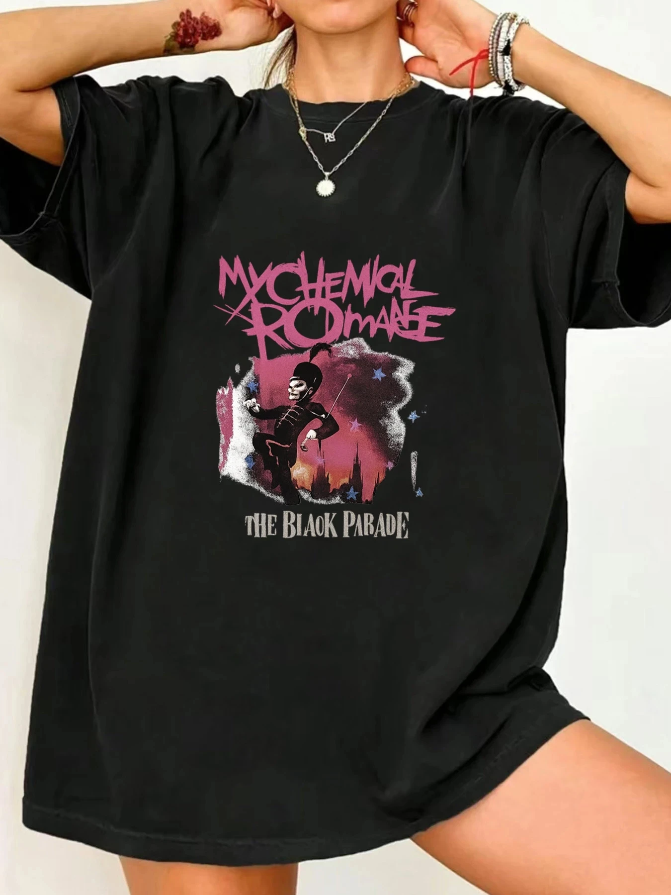 

【012092】Женская футболка больших размеров с круглым вырезом и короткими рукавами, эластичными рукавами и модными принтами