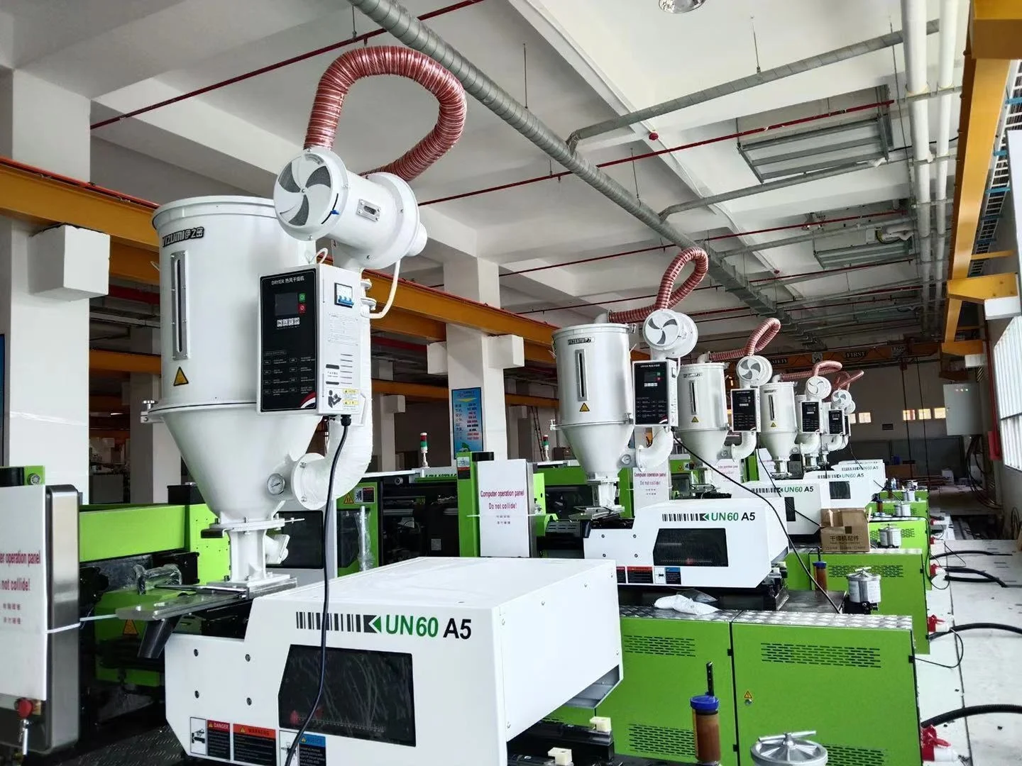 Yizumi UN60A5  Moulding Machine for Horizontal  Molding Machine for Buckle
