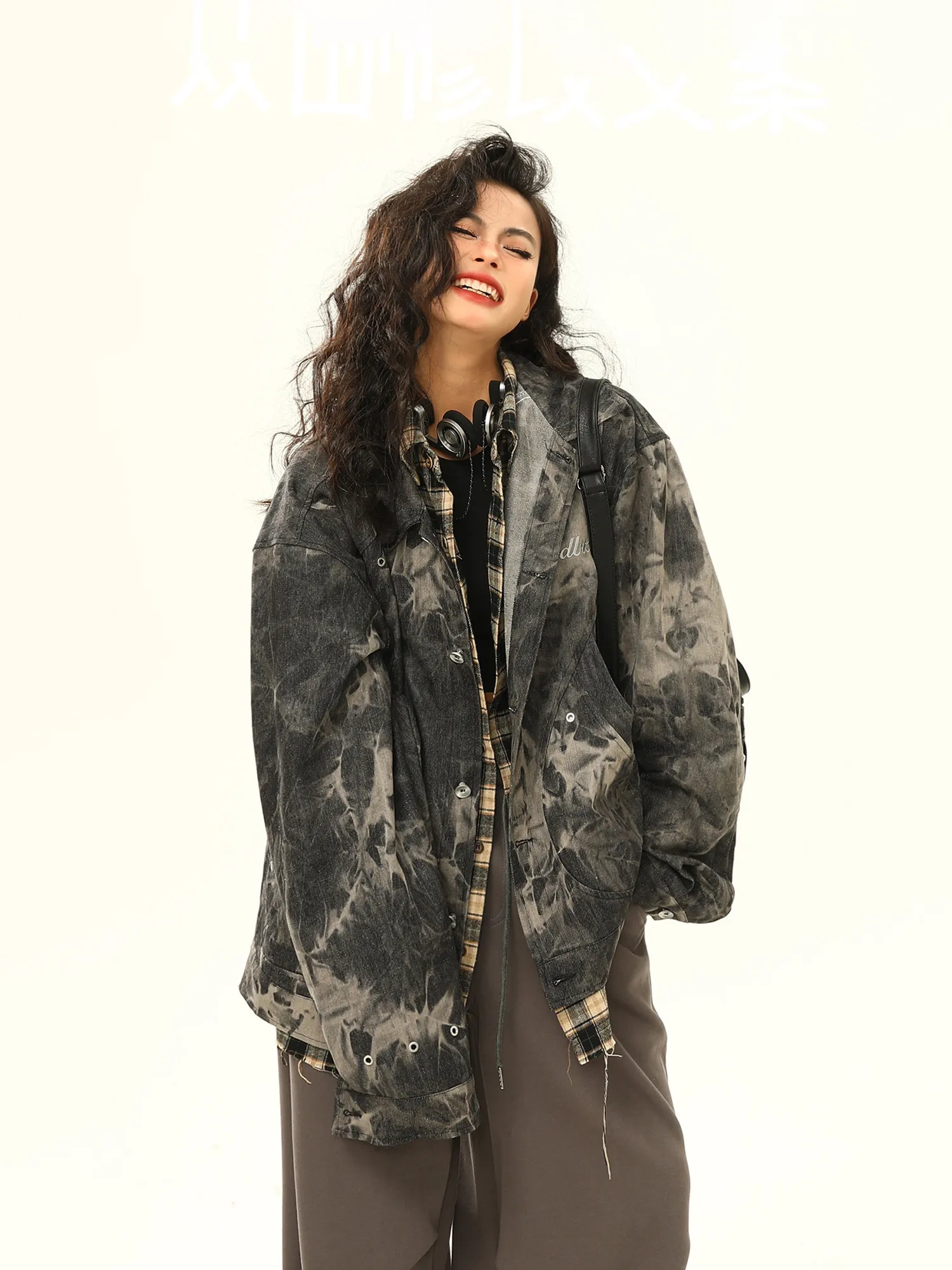 Chaqueta Vaquera Delgada de Mezclilla Negra y Gris con Estampado Tie-Dye, Estilo Retro Americano, Holgada, Informal, Fresca y Versátil para Mujer, Primavera y Otoño