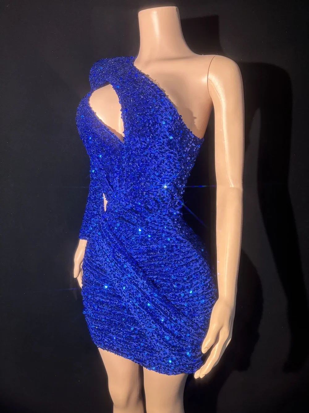 Sparkly Sequins Short Dress for Women Sexy One Shoulder Party Evening Celebrate Birthday Dress Show Performance Stage Costume