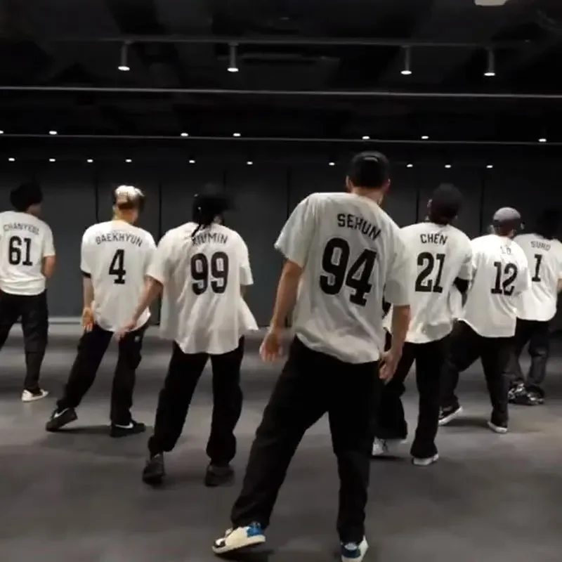 KPOP SUHO BAEKHYUN CHEN CHANYEOL KAI SEHUN XIUMIN LAY Футболка большого размера для мужчин и женщин Harajuku Футболки с короткими рукавами в стиле хип-хоп и графикой