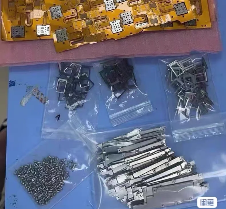 Zamiennik taśmy flex karty SIM (jedno gniazdo) do iPhone'a 15 Pro i 15 Pro Max, zmiana na jedno gniazdo karty SIM.