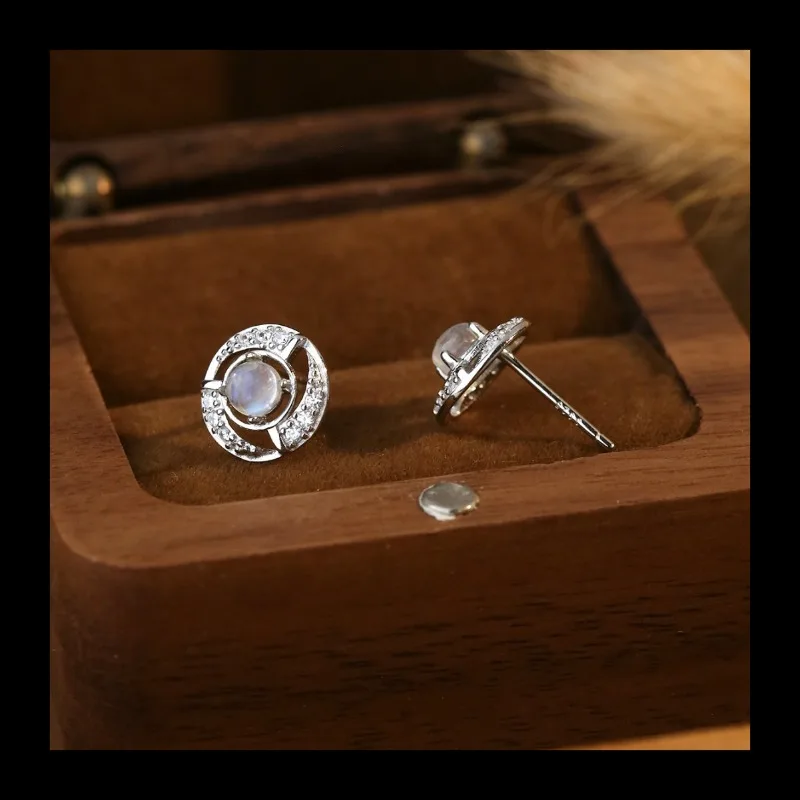 Ins حار بيع المجوهرات 925 الفضة زوبعة Moonstone وأقراط الأقراط أزياء المرأة الجديدة