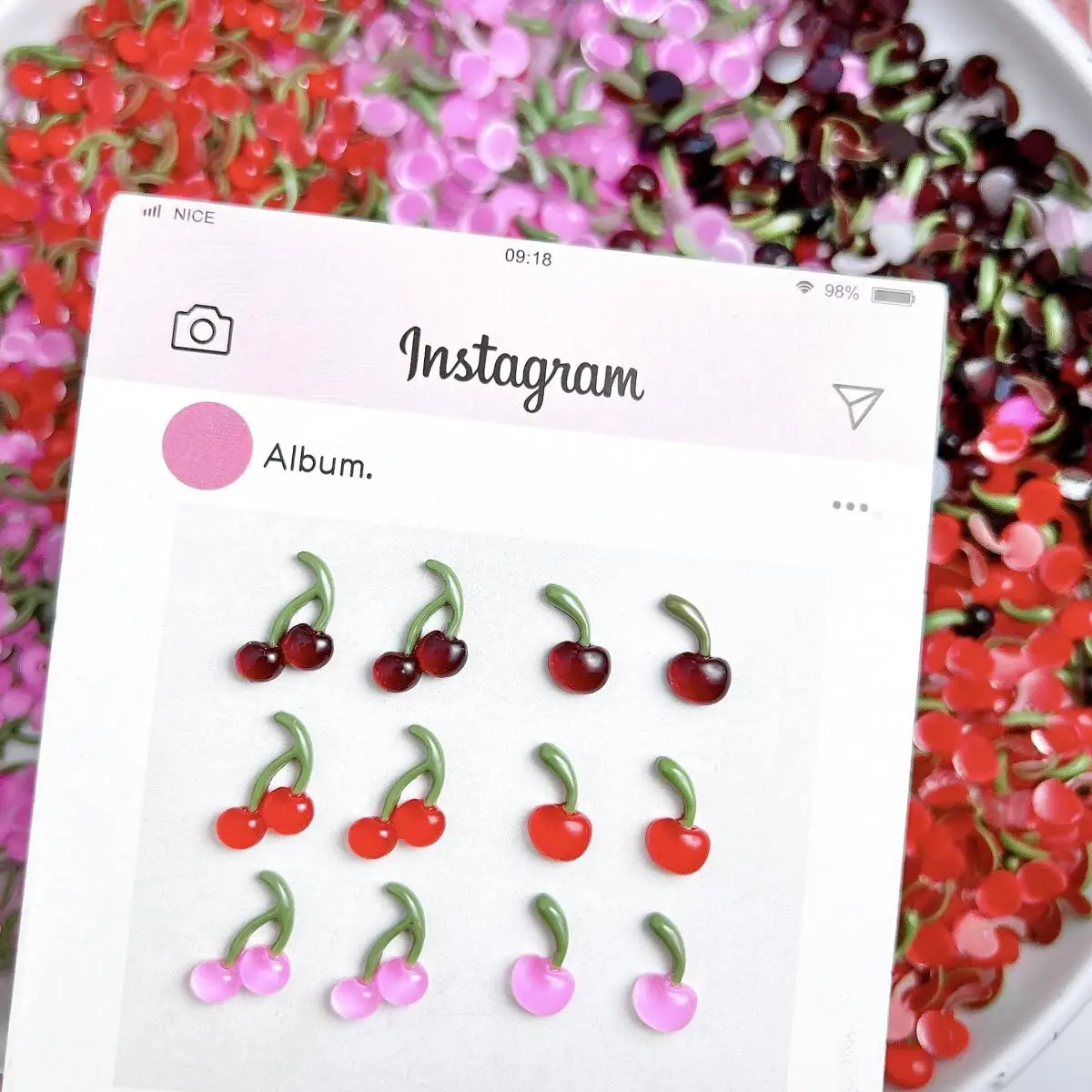 30 SZTUK Kreatywnych Symulowanych Podwójnych Wiśniowych Ozdób do Paznokci z Żywicy 3D Urocze Półprzezroczyste Kolorowe Dekoracje do Paznokci DIY