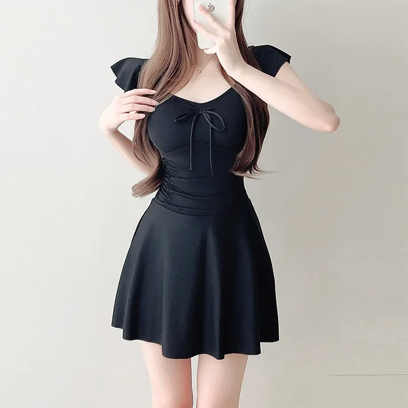 Traje de baño conservador de una pieza para mujer, cubierta de carne, adelgazante, estilo coreano, estilo de hadas, pecho pequeño recogido, vacaciones de primavera caliente