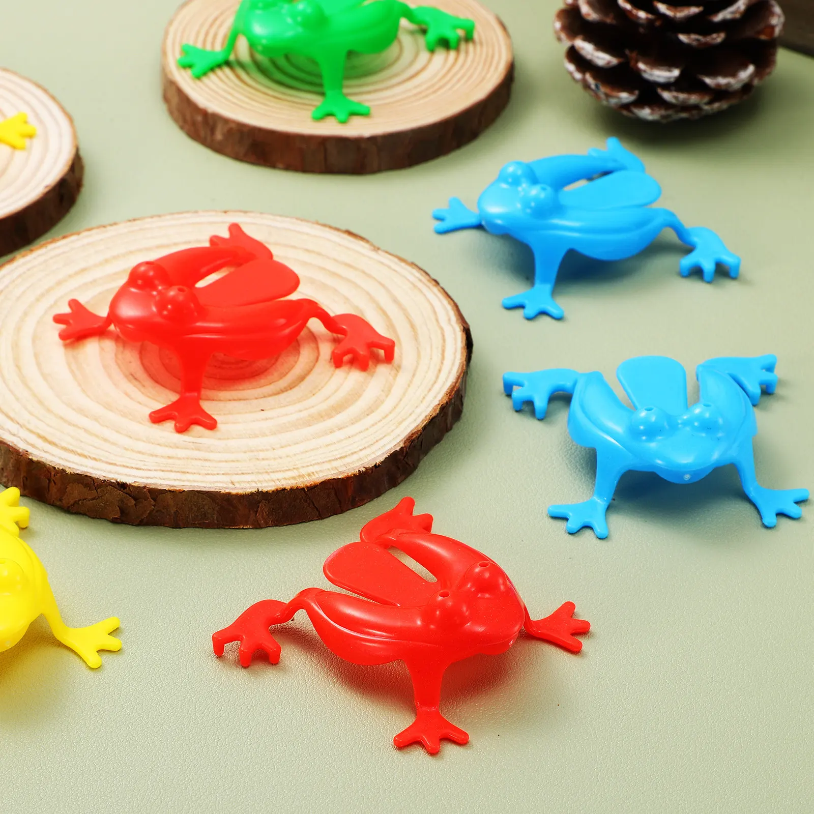 

16Pcs Assorted Colors Jumping Game Party Favors Fun Entertainment for Children Frog Toy Kids Jumping Toys