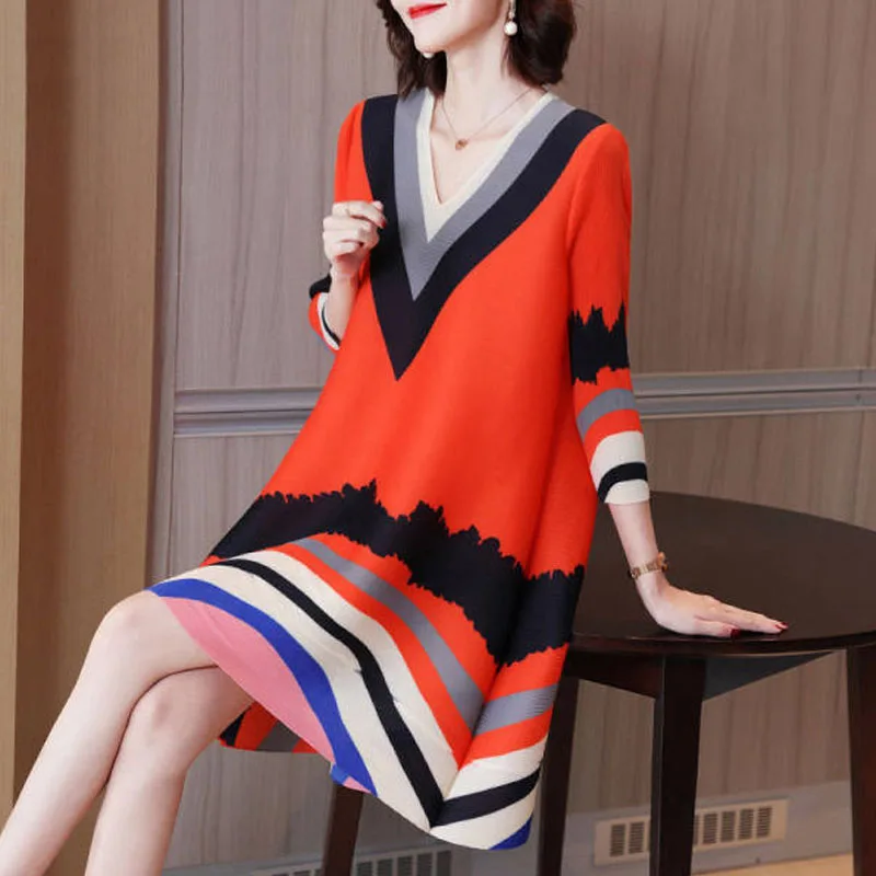 Spring Summer Fashion Elegant Women\'s V-Neck Printed Dresses Loose All-match Three Quarter Sleeve Casual Mid Dress for Female