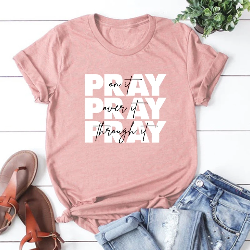 Tees cristãos religiosos para mulheres, Pray on It Shirt, Pray Over It Shirts, Roupas cristãs, Verso da Bíblia, Presentes Inspirados