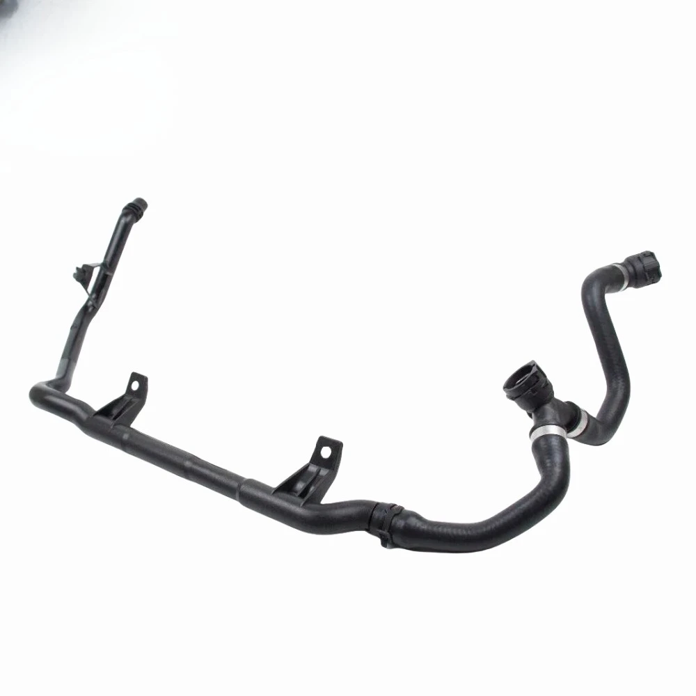 tubo-dell'acqua-di-raffreddamento-delle-parti-automobilistiche-17127548223