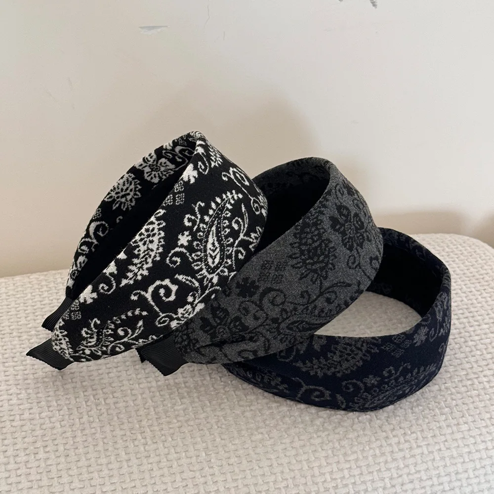 

High end retro cashew fluffy headband with temperament, wide edge high skull top, small hair clip, niche design headband