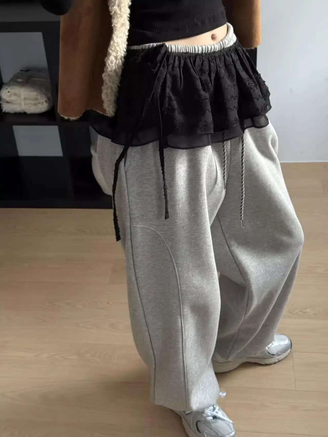 

Double Layer Embroidered Belted Skirt Apron Women's Faion Spring 2025 Dongda Gate Early Spring New Sle Simple Ele