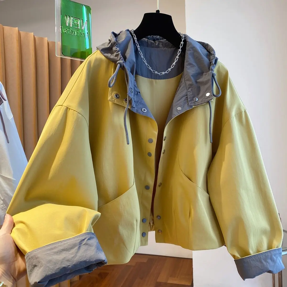 Contrasting Color Splicing Hooded Trench Coat Women 2026 Spring Autumn New Loose Casual Versatile Short Jacket Female Outerwear