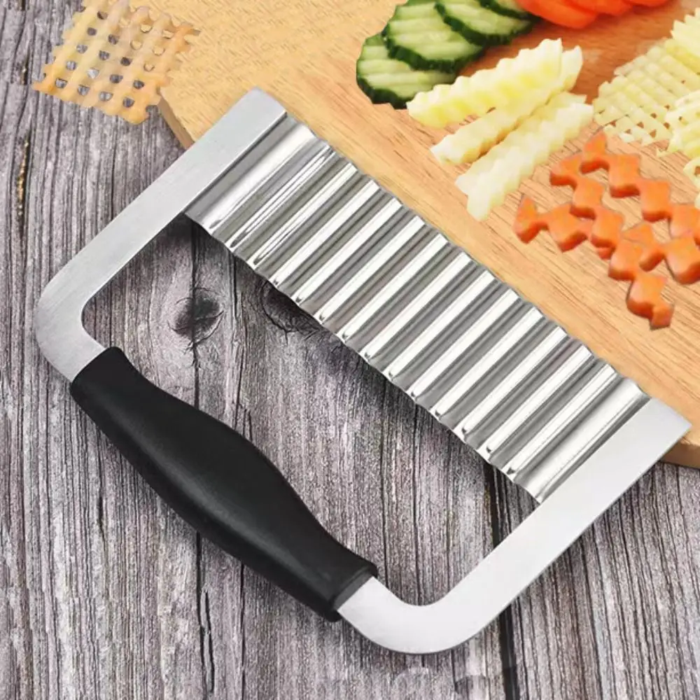 

Professional Stainless Steel Wavy Potato Cutter Non-slip Handle Sharp Crinkle Cutter Household Rustproof Potato Chopper Cucumber