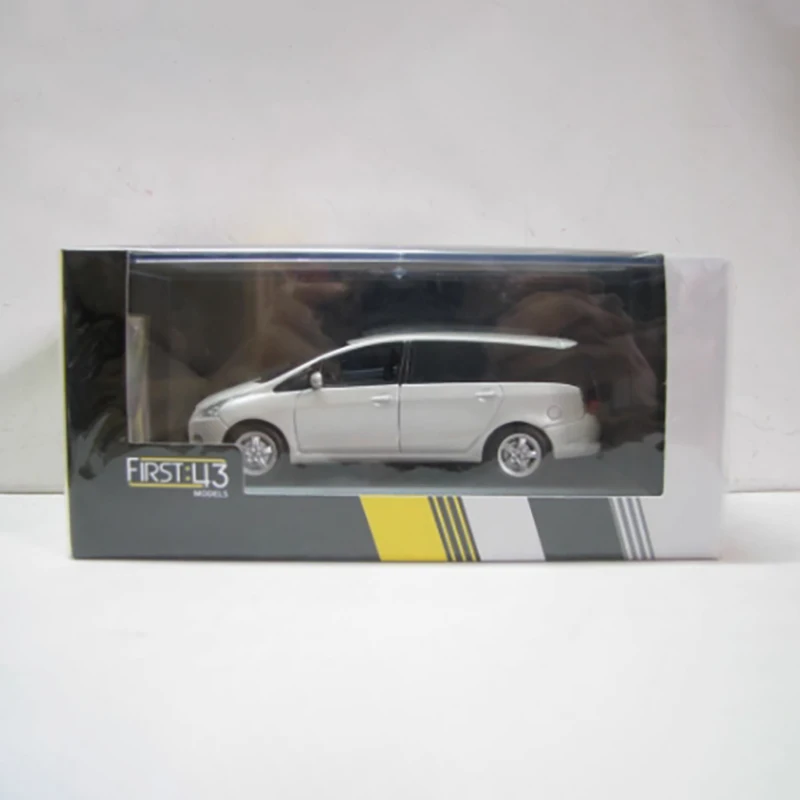 

Первая модель автомобиля из белого литого под давлением сплава GRANDIS в масштабе 1:43, имитация готовой продукции, коллекция хобби