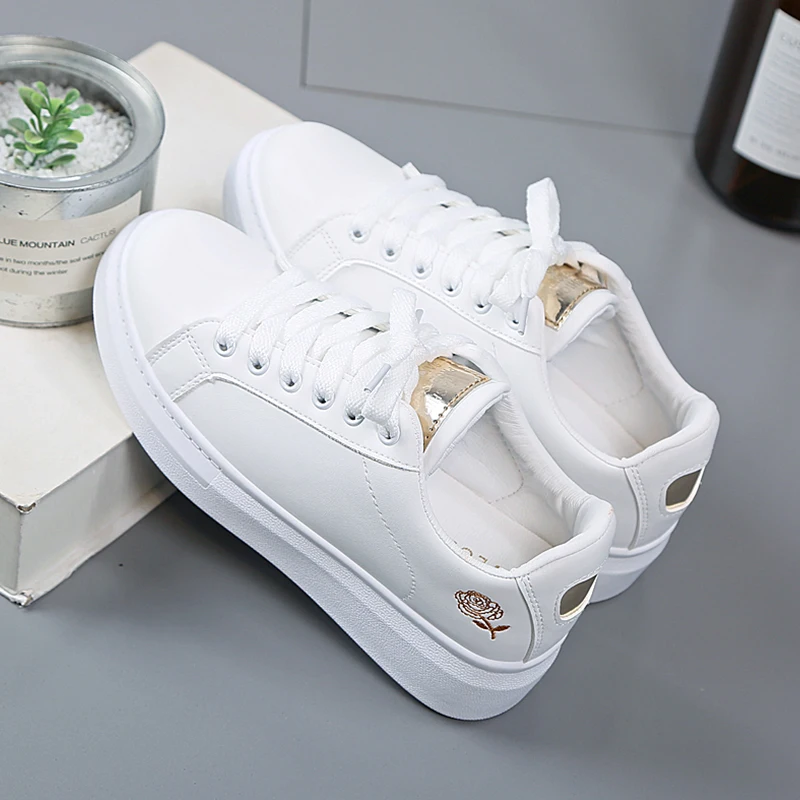 2024 Spring and Summer New Women's Shoes Leather Ventilated Sports Style Casual Shoes Board Shoes Small White Shoes INS Low Top