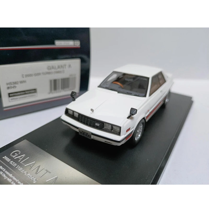 مرحبا قصة 1/43 مقياس جالانت 2000 GSR توربو 1980 الأبيض الراتنج نموذج سيارة الكلاسيكية الكبار هدية تذكارية عرض ثابت #2