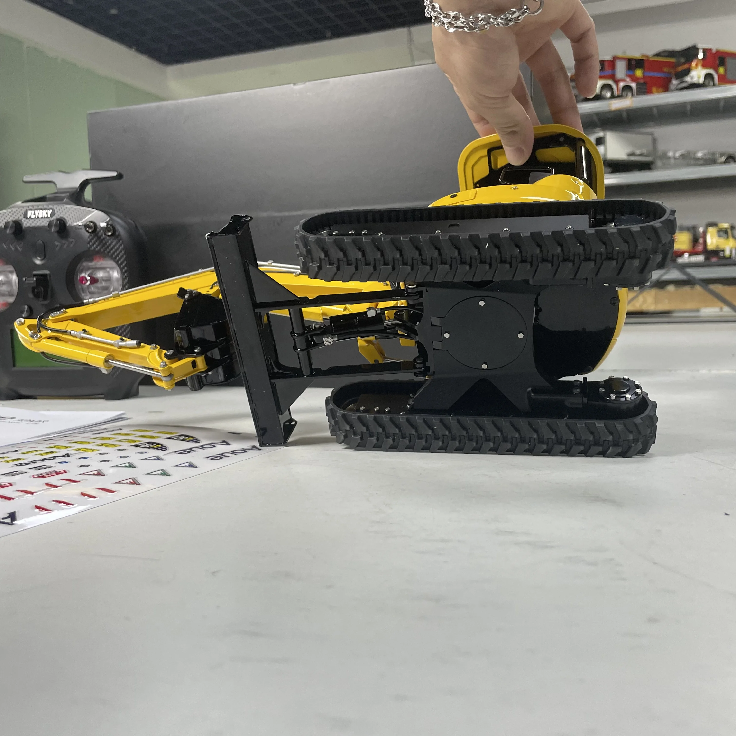 RTR LESU PC30 RC Mini Excavator 1/14 Scale RC ไฮดรอลิกโลหะ Earth Digger เครื่องรีโมทคอนโทรลรถบรรทุกสําหรับผู้ใหญ่