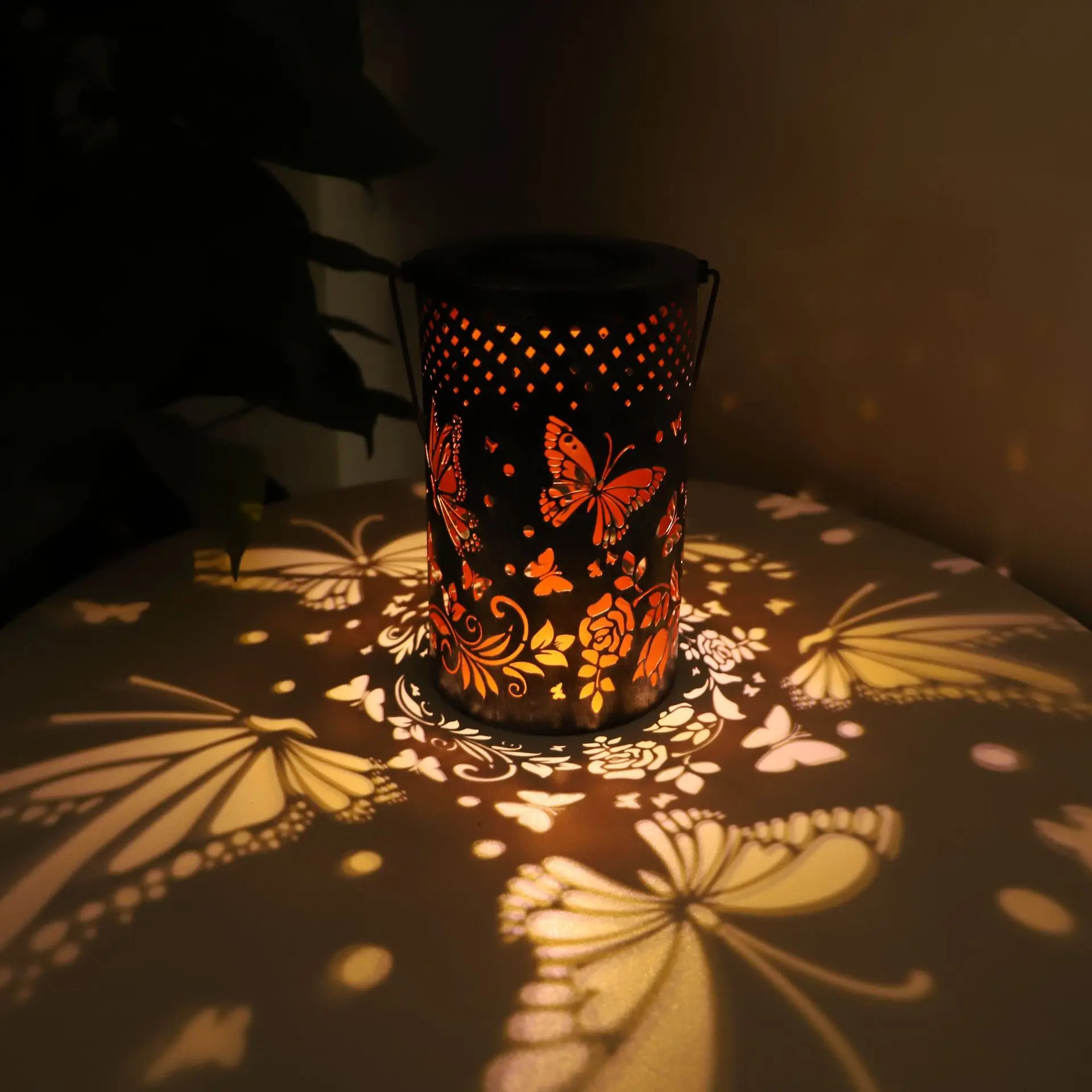 

Outdoor Solar Palace Lantern Lawn Camping Decoration Landscape Courtyard Garden LED Atmosphere Candle Light Christmas Lamp