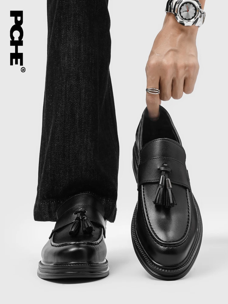 

Удобные и модные мужские повседневные кожаные туфли в британском стиле, универсальные, для делового и повседневного образа, для мужчин среднего и молодого возраста.