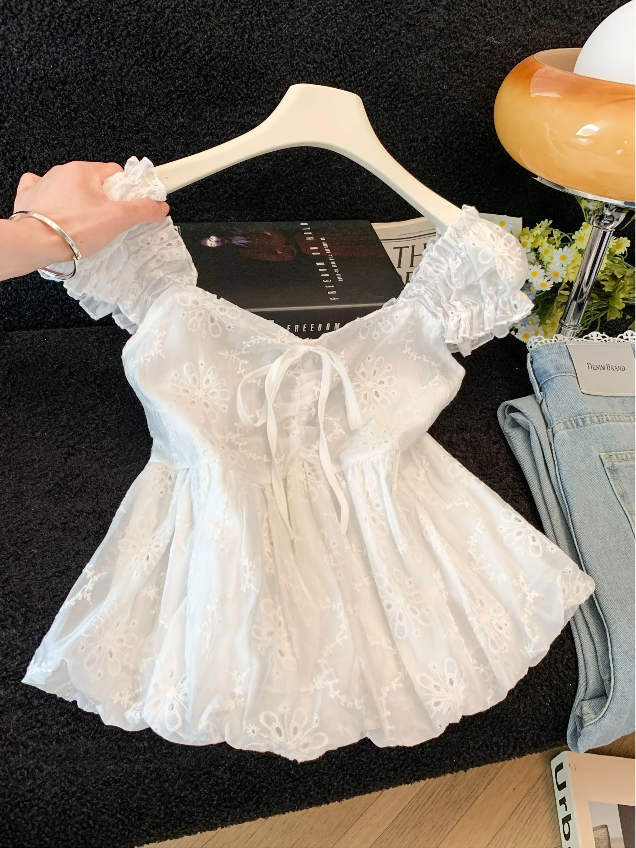 

Корейская милая кружевная блузка без рукавов в корейском стиле, женская летняя новинка, укороченный топ-жилет с оригинальным дизайном, дышащий, приятный для кожи