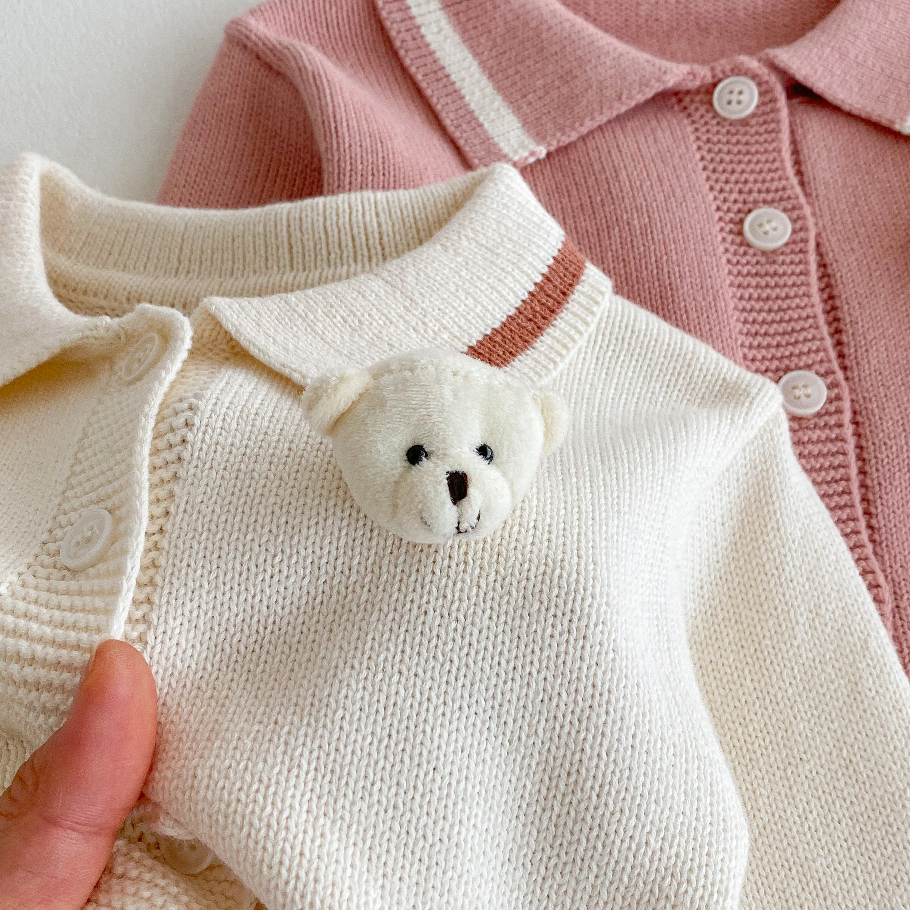 Stilvolle Langarm-Strickjacke für Mädchen, Pullover mit Bärenkragen im koreanischen Stil für Babys und Kleinkinder – Detail 5