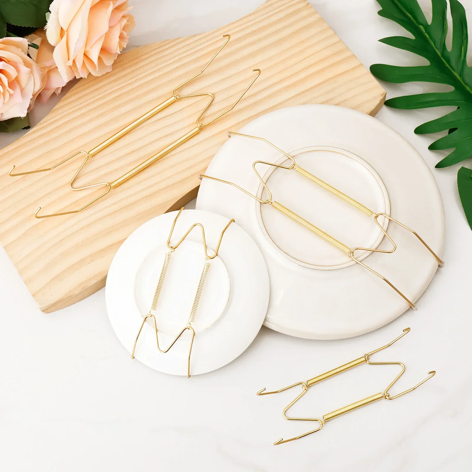 14pcs Plate Wall Hanger Spring Plates Holder Hook W-shaped Metal Wall Display Decorative Invisible Shelf Kitchen Accessories