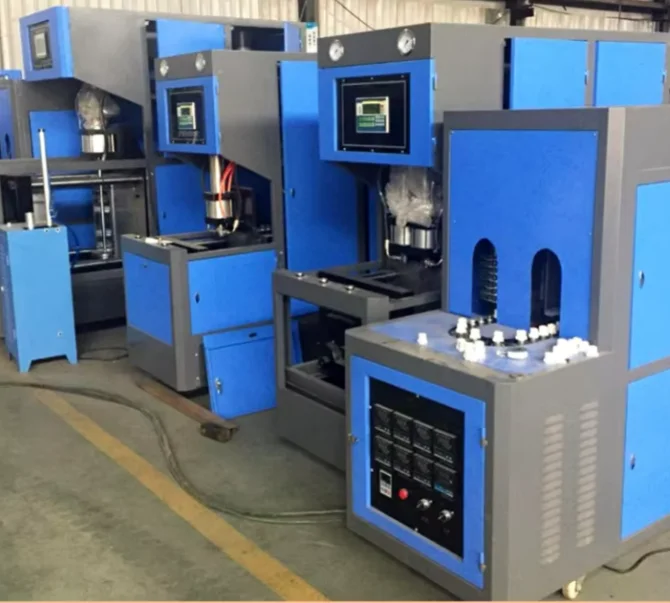 Semi Automatic Plastic PET Bottle Making Machine 4 Cavities Plastic Bottle Blowing Machine Bottle Blower for Craft Beverage