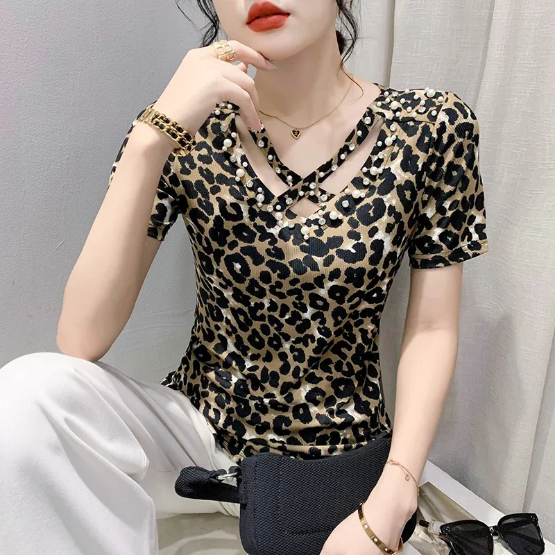 

Summer European Clothes V Neck Tshirts Female Sexy Leopard Beaded Mesh Tops Short Sleeves Tight Tees 2024 New ZL753