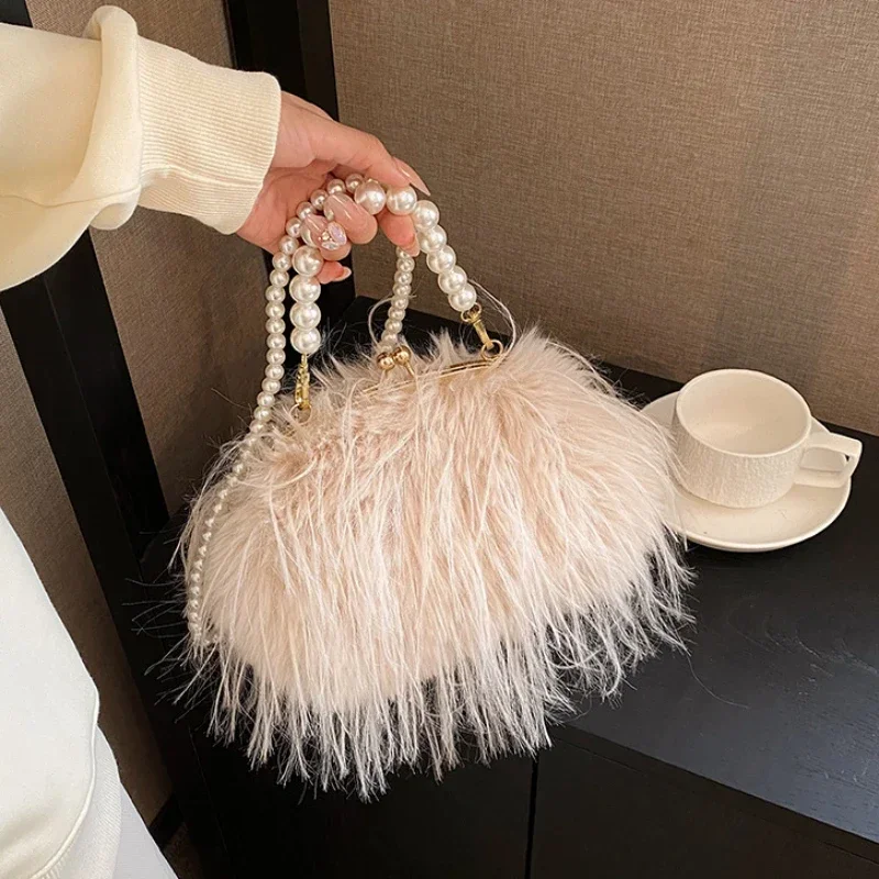 

Shoulder Bag Tassel high-end fiery chicken feather niche crossbody bag pearl chain versatile autumn and winter plush bag