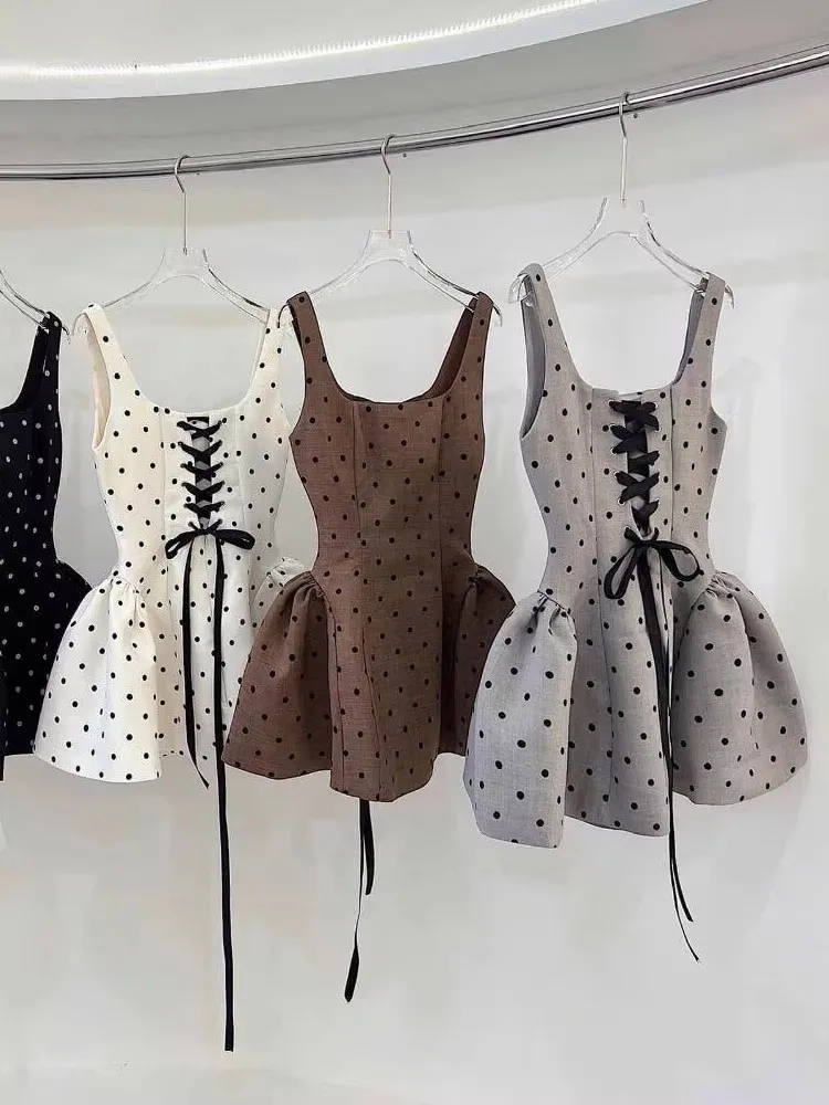 

Unique Polka Dot Strapless Dress Elegant Slimming Beautiful Skirt High Waist Polyester Fiber No Sleeve Summer 2026 Ladies Dress