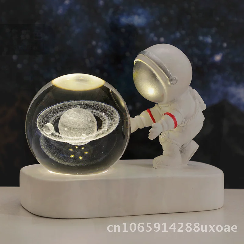 

Astronaut Night Light Engraved Crystal Ball Luminous Base Creative Desktop Ornament Teacher's Day Birthday Gift for Wholesales