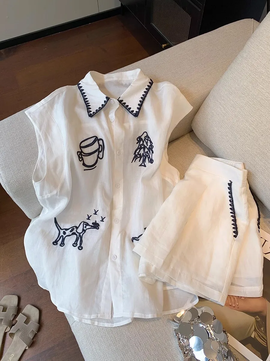 

Шикарный комплект из 2 предметов с контрастной цветовой гаммой и забавной вышивкой для женщин, летняя рубашка без рукавов + шорты, повседневный наряд для отпуска и прогулок