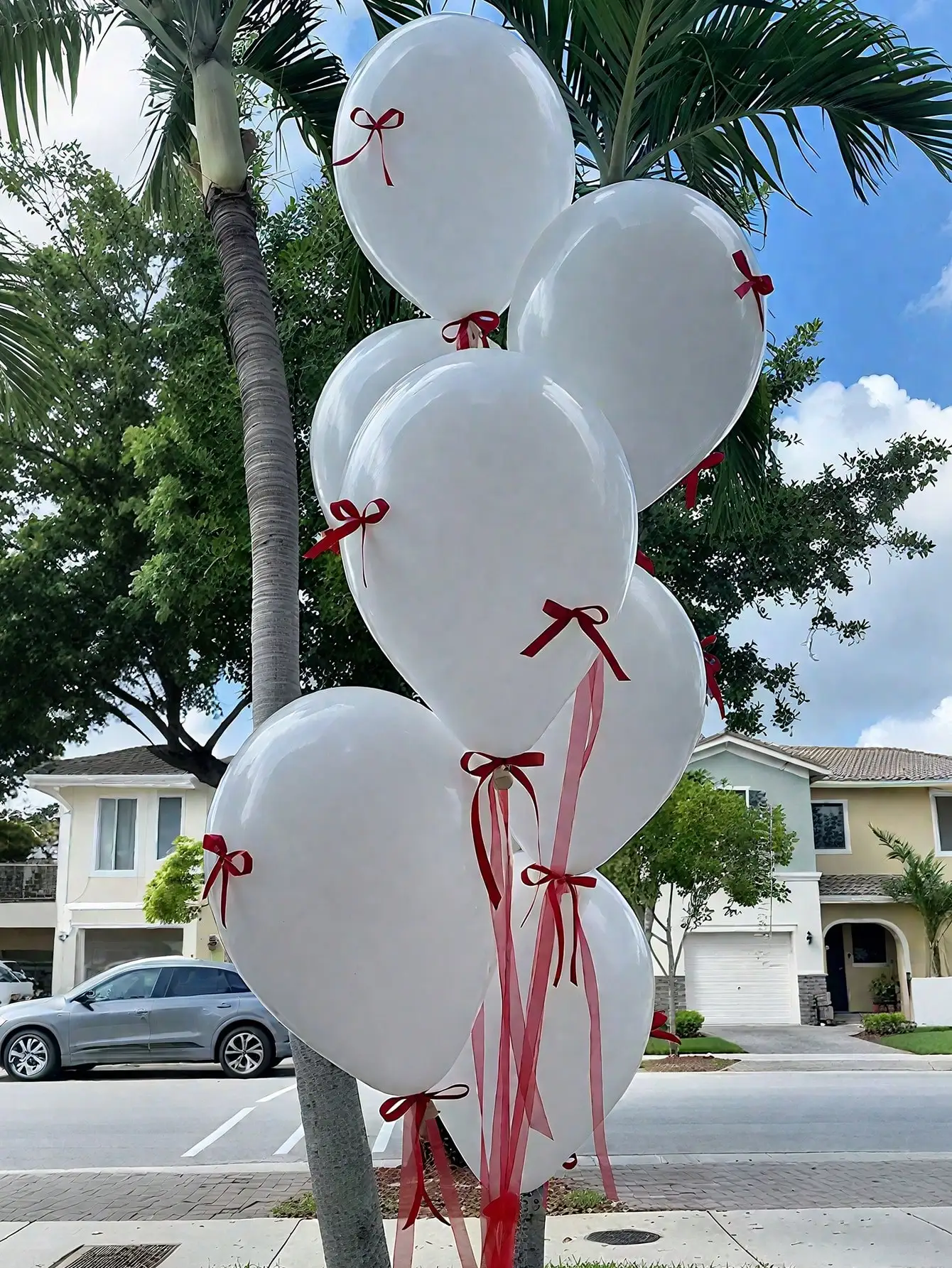 بالونات لاتكس بيضاء مقاس 10 بوصة مع مجموعة تزيين ربطة عنق حمراء لحفلات الزفاف وأعياد الميلاد ومواقد الذكرى السنوية للعام الجديد #4