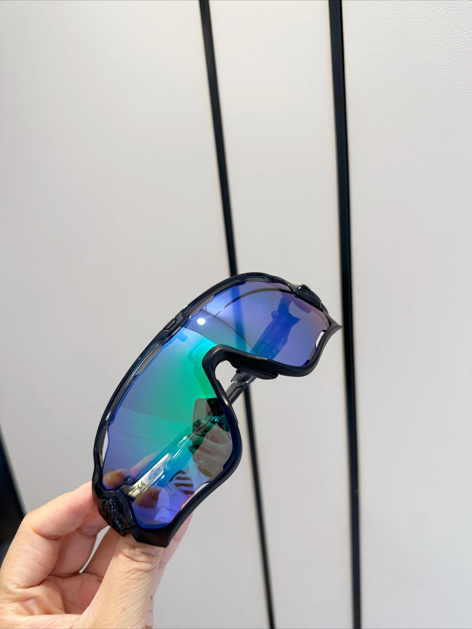 

Luxury Cycling Glasses, Photochromic Lenses, UV Protection Sports Goggles, Outdoor Hiking Glasses, Windproof Glasses