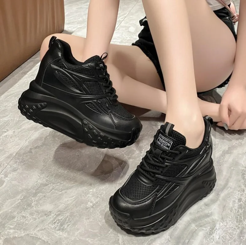 Sepatu hak tinggi berongga 10cm sepatu kets Chunky kasual musim gugur musim semi Platform Wedge mode tinggi antilembap sepatu musim panas wanita