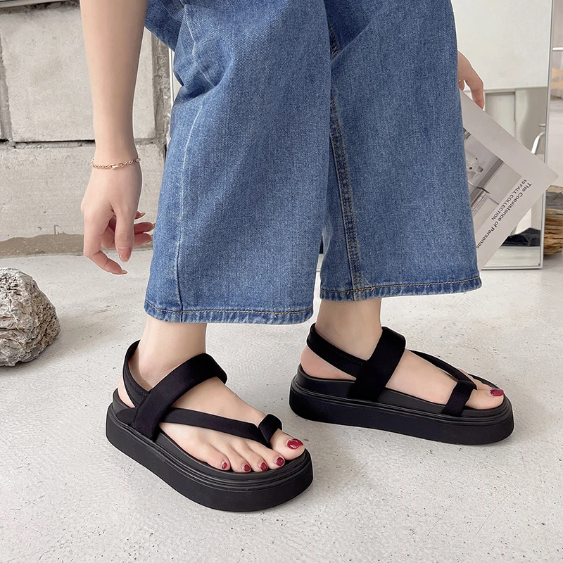 Net Red Women's Sandals Super Hot Summer 2022 New Flip-toe Thick-soled Niche Women's Shoes with Skirts Roman Shoes Explosion