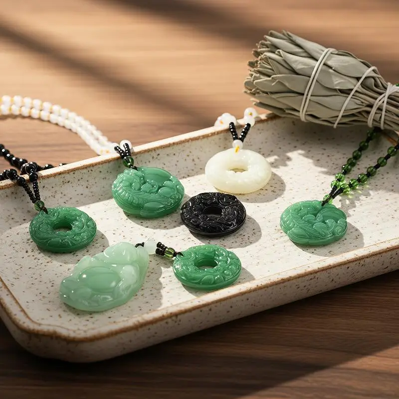 Fashion Green Glass Stone Hand-Carved Pendant Necklace Chinese Style Women Man Lucky Jewelry Gift