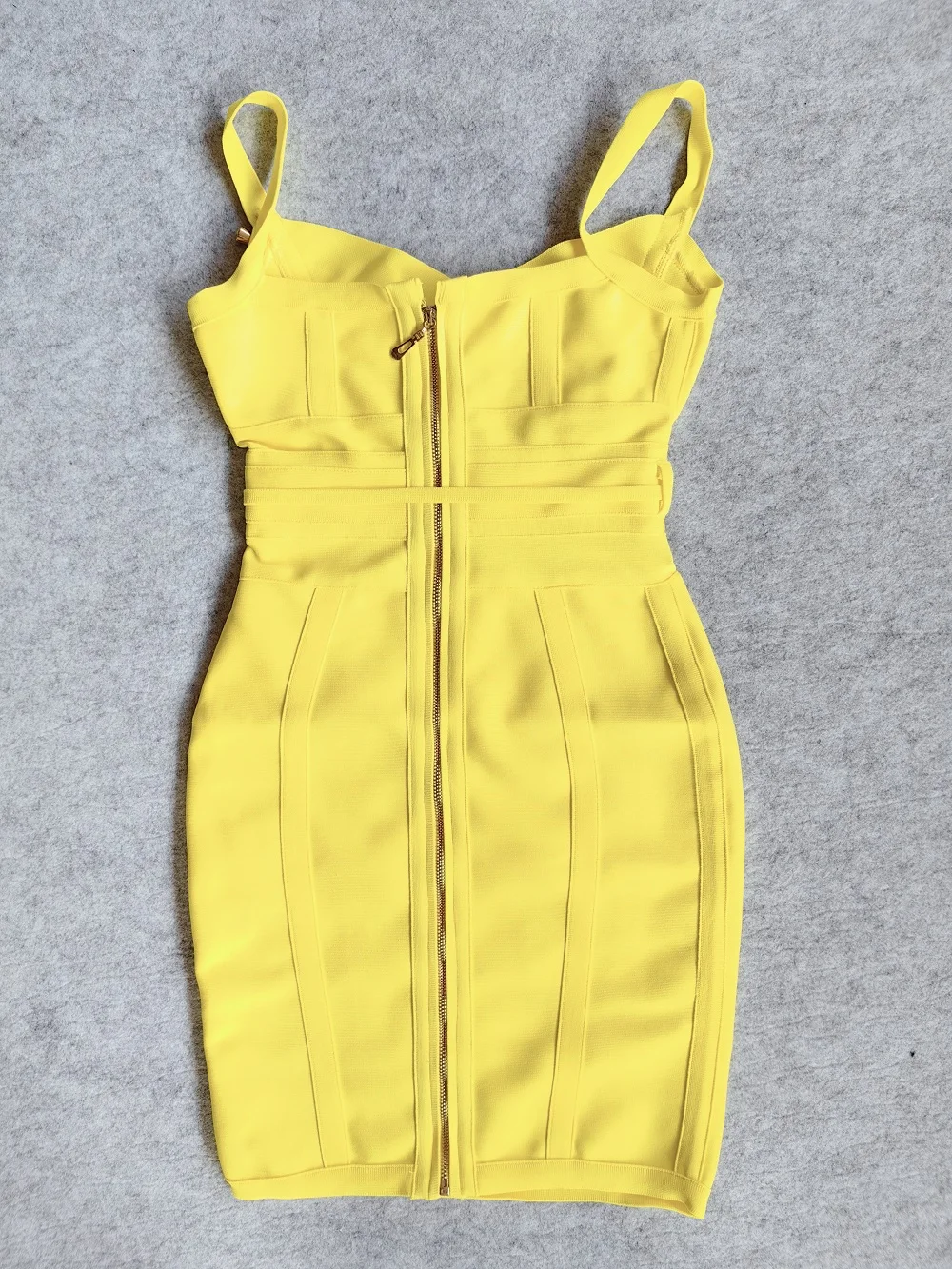 2025 cinturón fajas amarillo brillante chica vendaje vestido de invierno vestido de celebridad ceñido al cuerpo fiesta clásico Vintage Vestidos XL