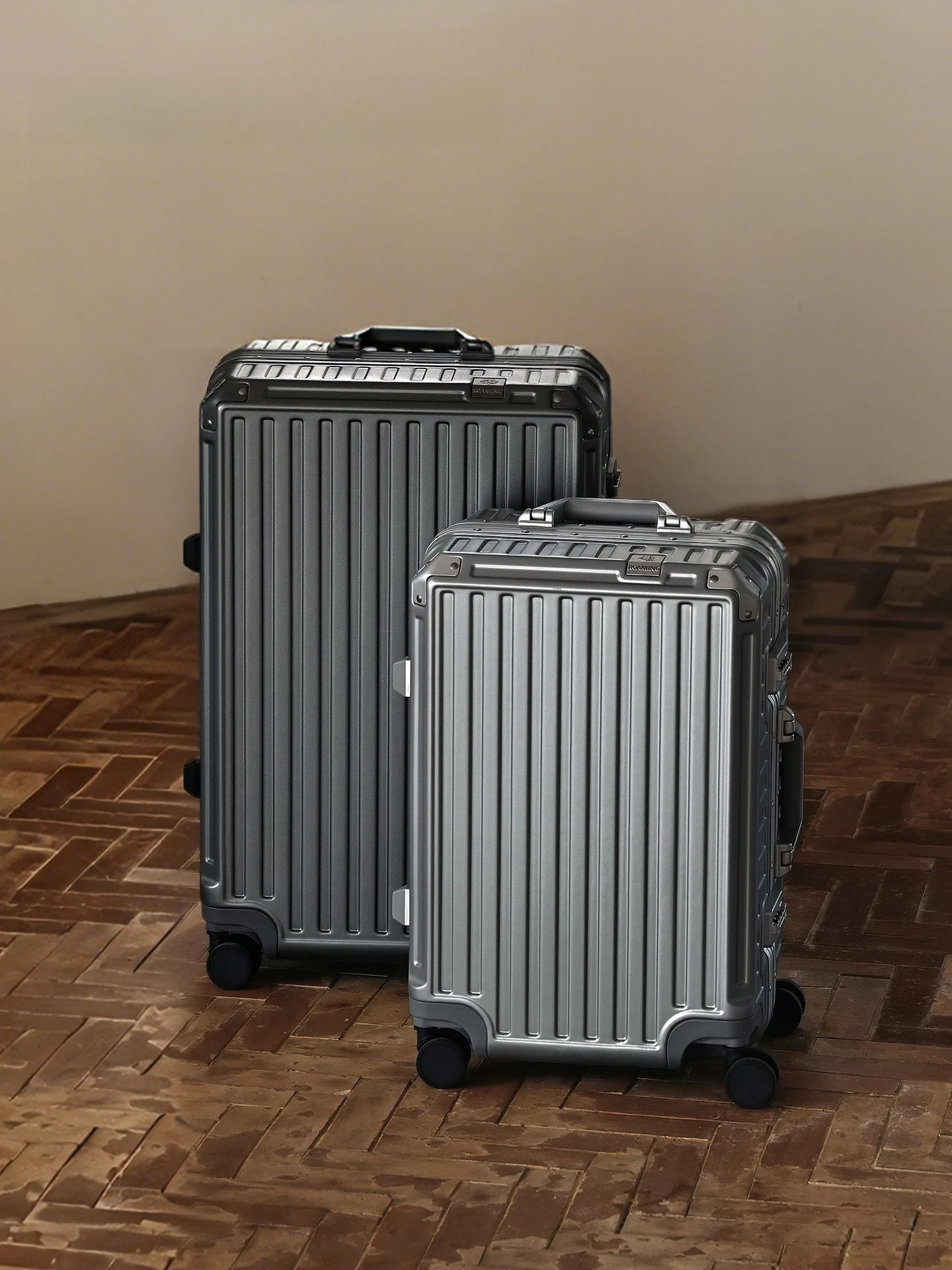 

Roaming 2026 New Lightweight Aluminum Frame Luggage Suitcase with Universal Wheels 20 Inches Travel Bag Check-In Bag for Stud...
