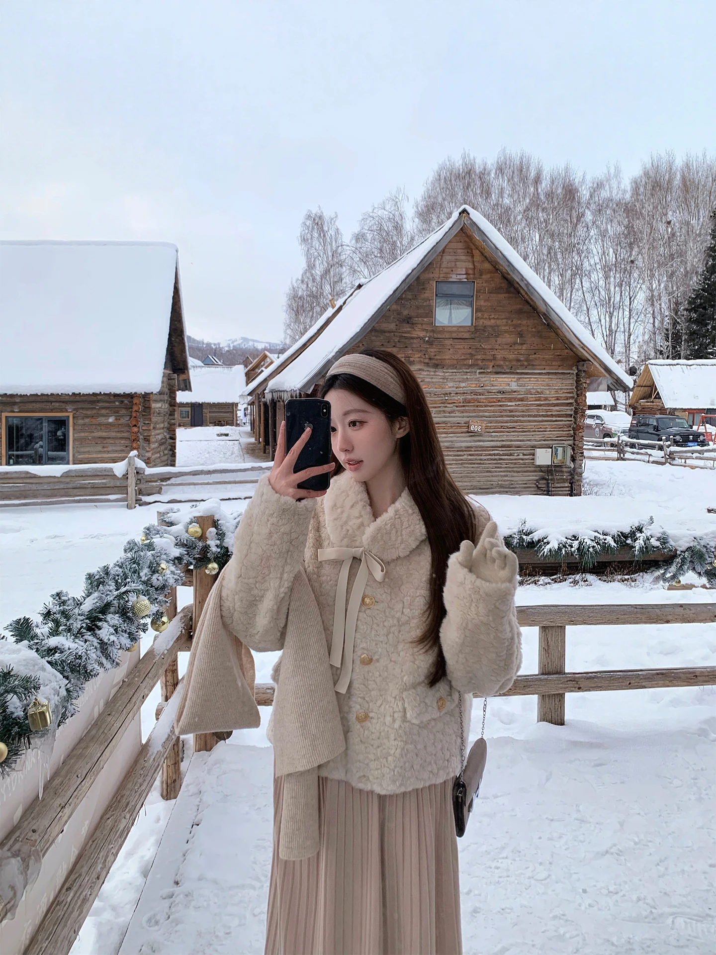 

Ультра теплая куртка из меха ягненка с милым медведем и шарфом, нежное мягкое женское повседневное длинное пальто с v-образным вырезом и подставкой для зимы