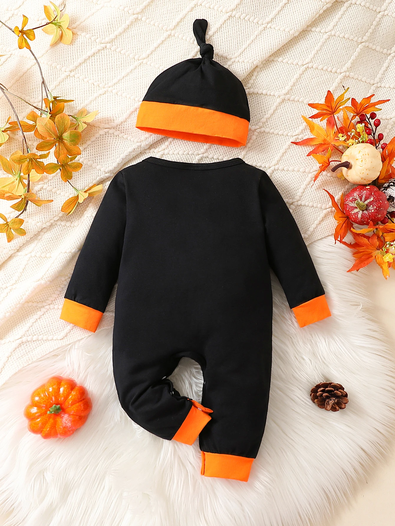 1 Stück Baby-Halloween-Strampler 2026, „Mein erstes Halloween“ Langarm-Strampler mit Kürbis-Geister-Print, Niedliches Krabbel-Outfit für Kleinkinder – Detail 2