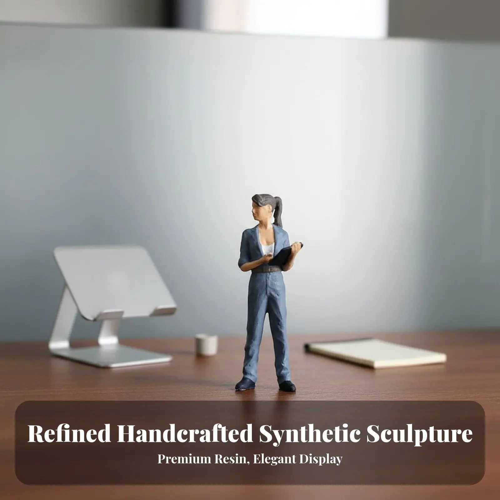 

1:64 Scale Businessman Figure High Intricacy 1:64 Scale Female Journalist Figure Tiny Workplace Character Model Collectible