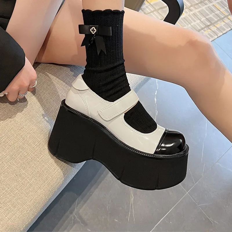 2025 primavera colores mezclados plataforma de piel de vaca zapatos Mary jane punta redonda cuñas con cordones bombas de gran tamaño