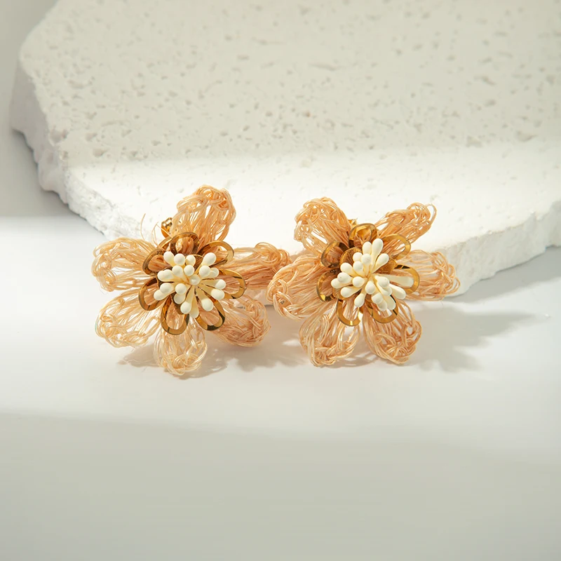 Autumn French fashion retro stainless steel ladies raffia braided white shell flower earrings holiday gift holiday date