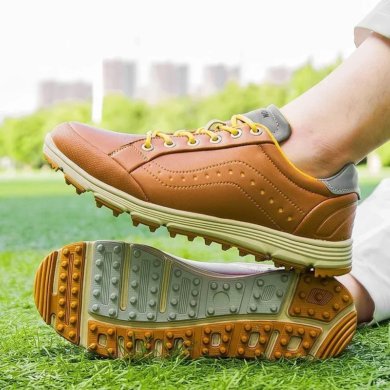 2024 nuove scarpe da golf impermeabili universali Four Seasons sneakers da passeggio di lusso da uomo per golfisti scarpe da passeggio comode