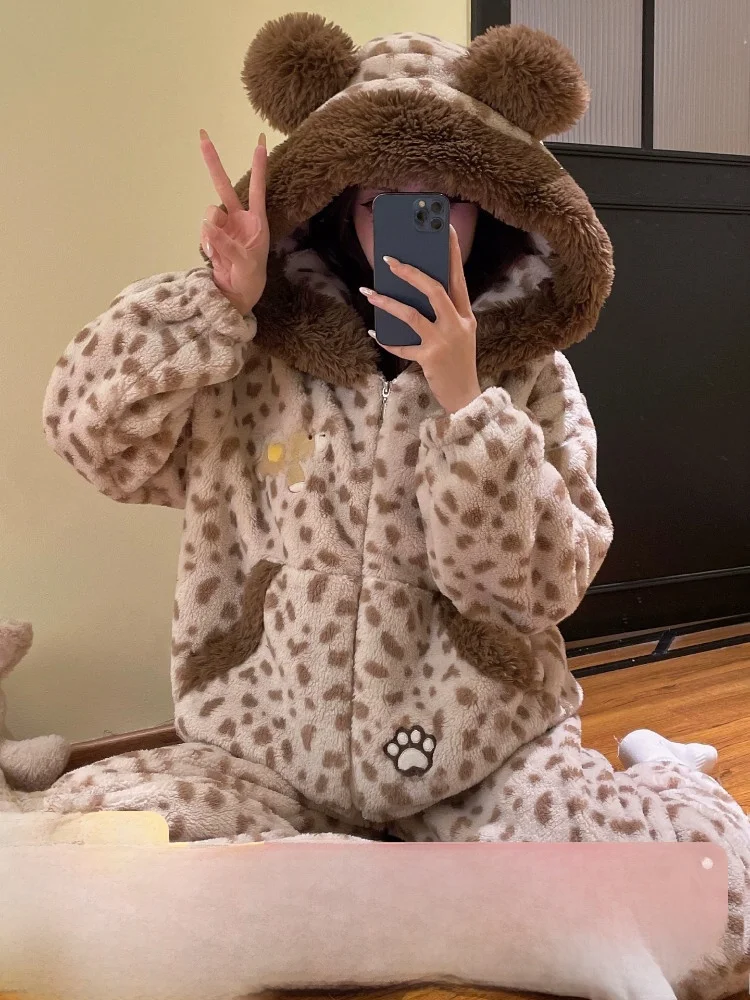 pijama-de-forro-polar-grueso-para-mujer-ideal-para-el-invierno-con-capucha-estampado-de-dibujos-animados-y-forro-de-felpa-perfecto-para-usar-en-casa-o-al-aire-libre