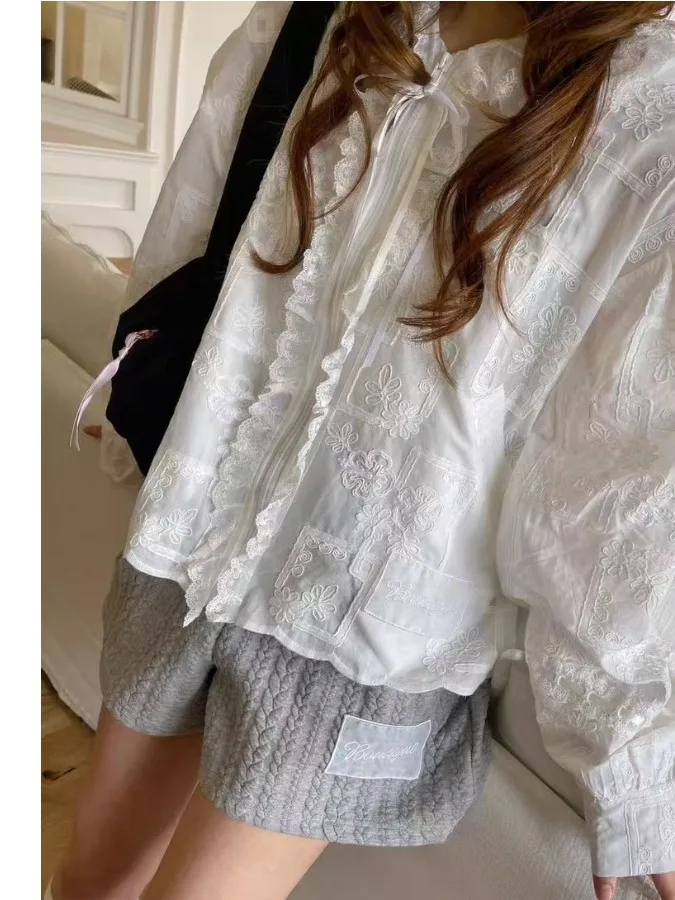 

Faionable Spring Cardigan Women's irt Chic Small Design Sense Embroidery Floral Pattern Long Sve Polyester Fiber Blouse