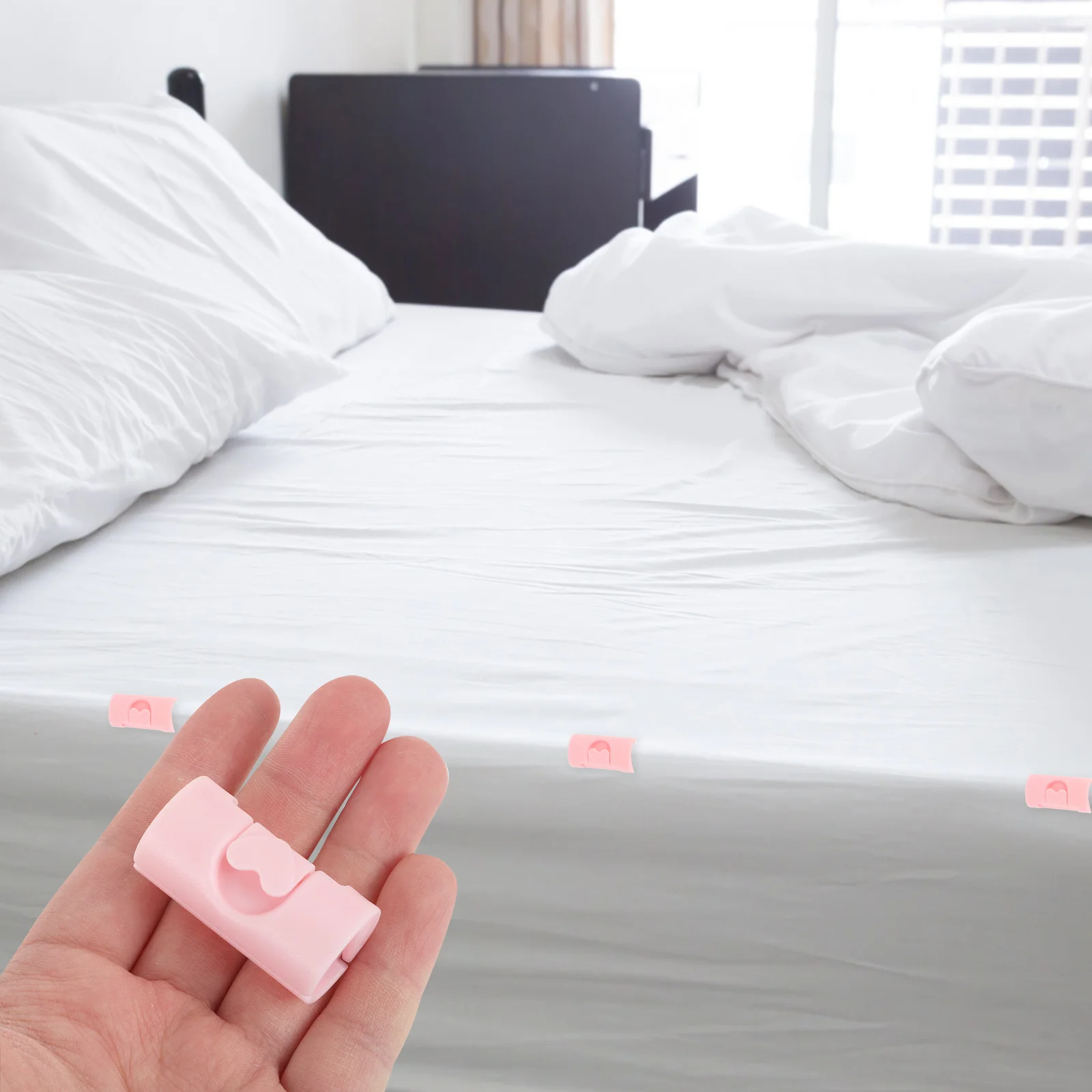 

24Pcs Practical Quilt Fixers for Clean Tidy Bedsheets Hold Sheets Tight All Night Long Wire Cable Clips Bed Sheet Clamps