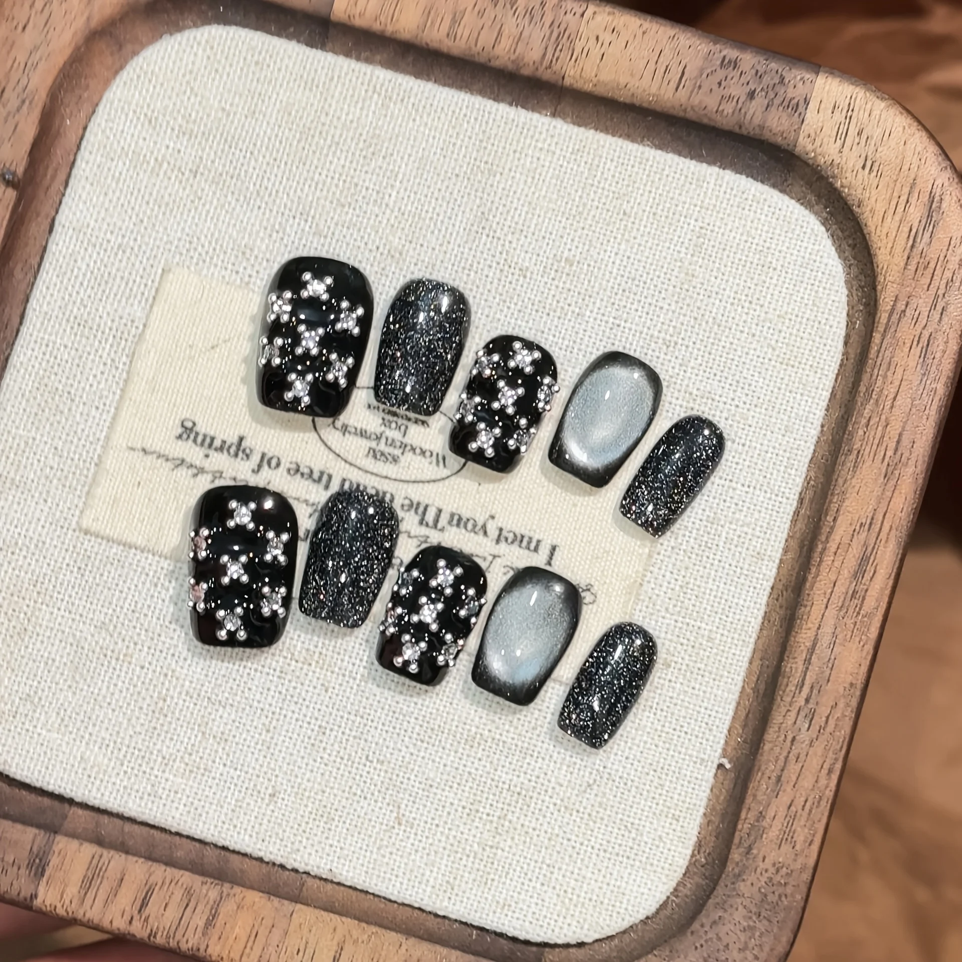 

10pcs Handmade Nail Tips with Starry Pattern Press-On Nails with Zirconia Stones Champagne Gradient Cat Eye Full Coverage Nail