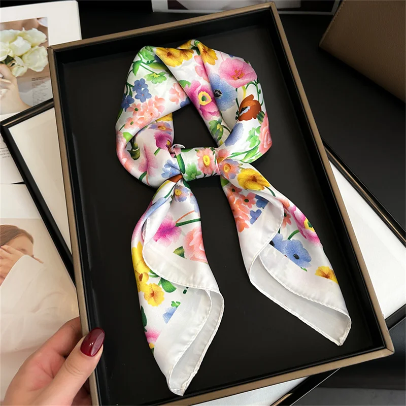 2024 New Fashion 70X70cmPrinted Women's Scarf Pashmina Silk Scarf Square Shawl Decorative Headband Neck Luxury Design Bandana